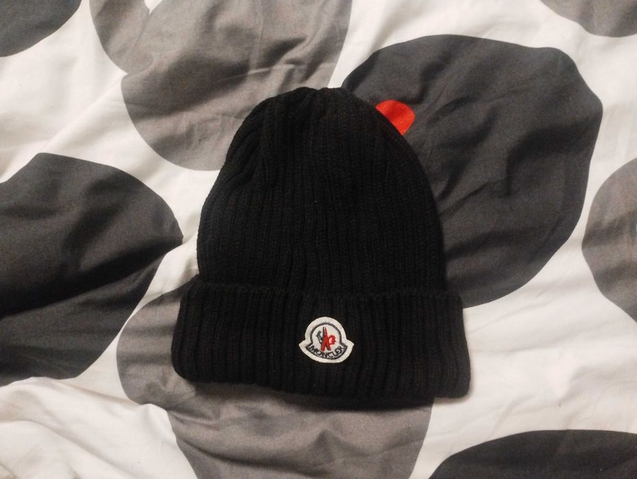 Căciulă moncler neagra