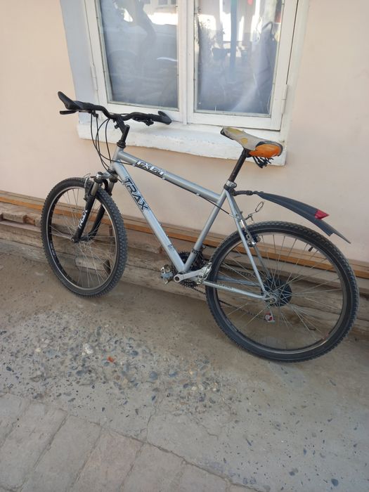 Velik sotiladi zur narxda