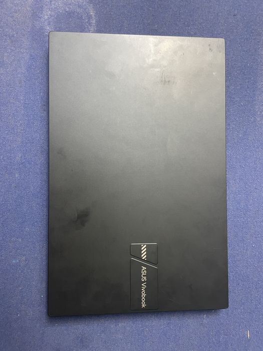 Vând un leptop urgent am uitat parola marca este ASUS ViVOBOOk