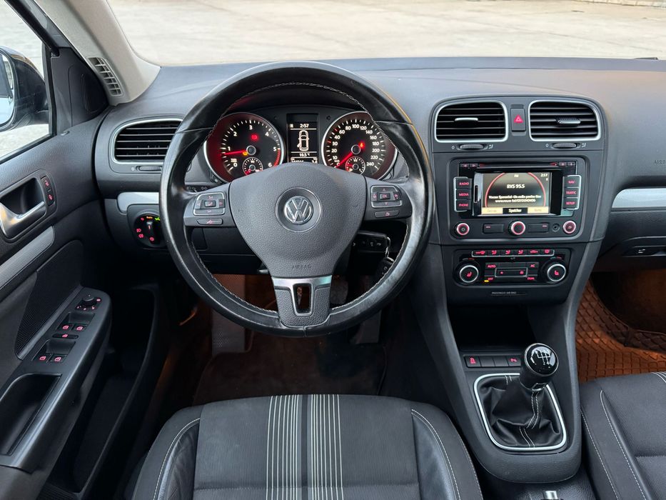 Volkswagen Golf 6 Match 2013 Piele Navigatie Carte Service