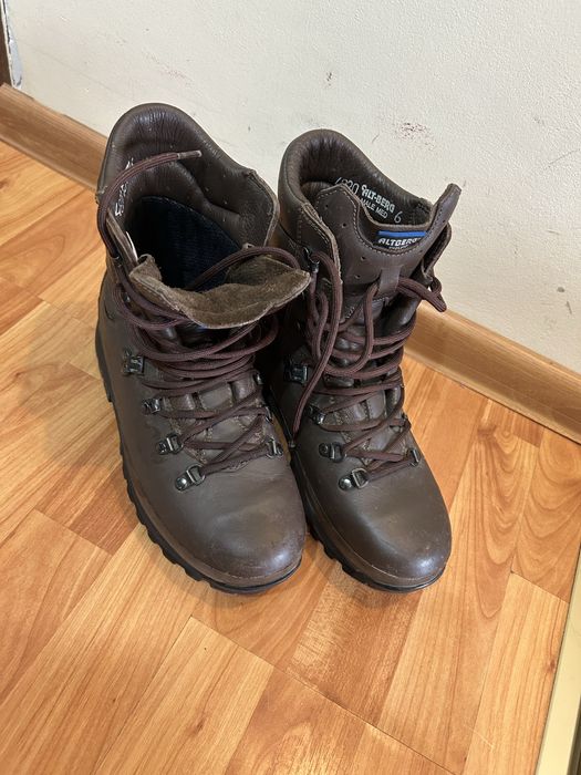 Vând bocanci Altberg Goretex