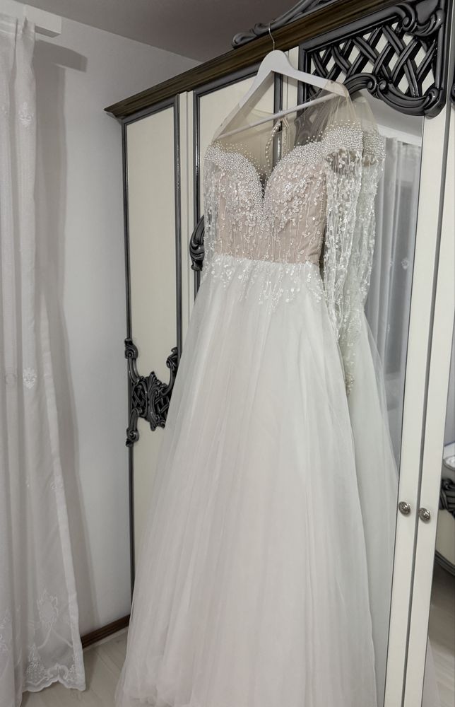 Vând rochie de mireasă