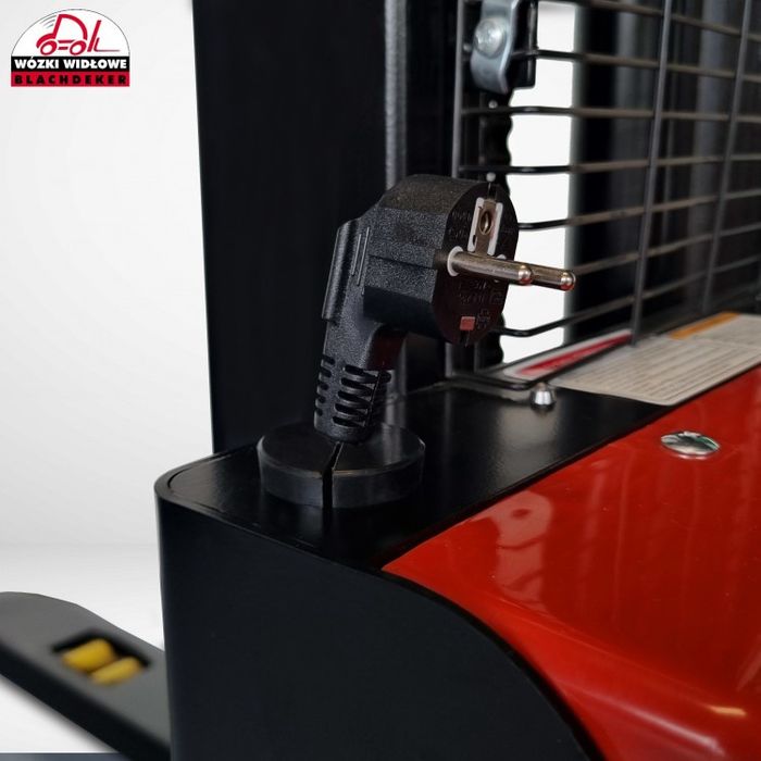 Штабелёр электрический HELI Shtabelyor