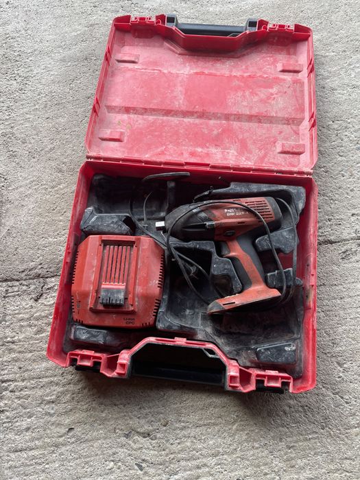 Masina impact HILTI cu percutie