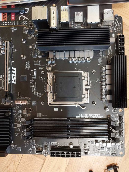 AMD Ryzen 5 7600X3D + MSI Pro B650-S Wi-Fi + BeQuiet Pure Rock 2 Black