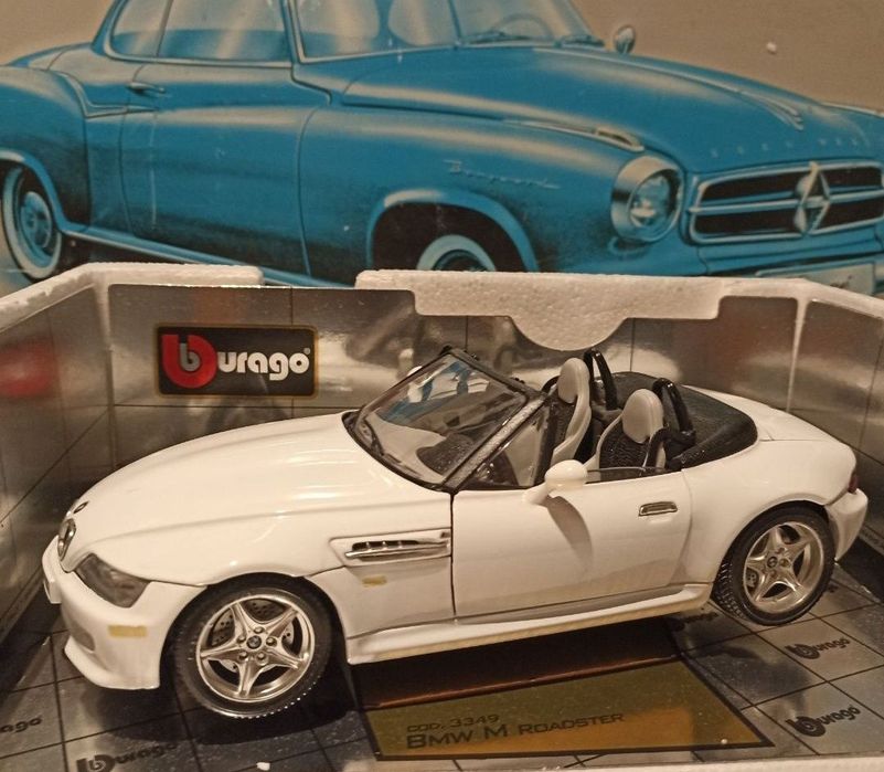 BMW M 1996
Scara 1:18
Bburago

Pozele reflectă realitatea. Se vinde ex