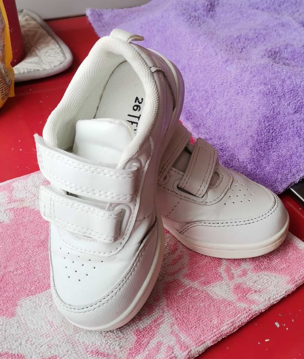Vând Adidas copiii