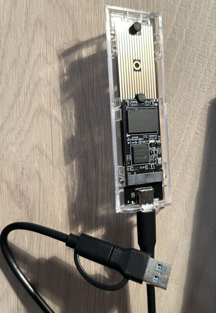 M.2 NVMe към USB четец