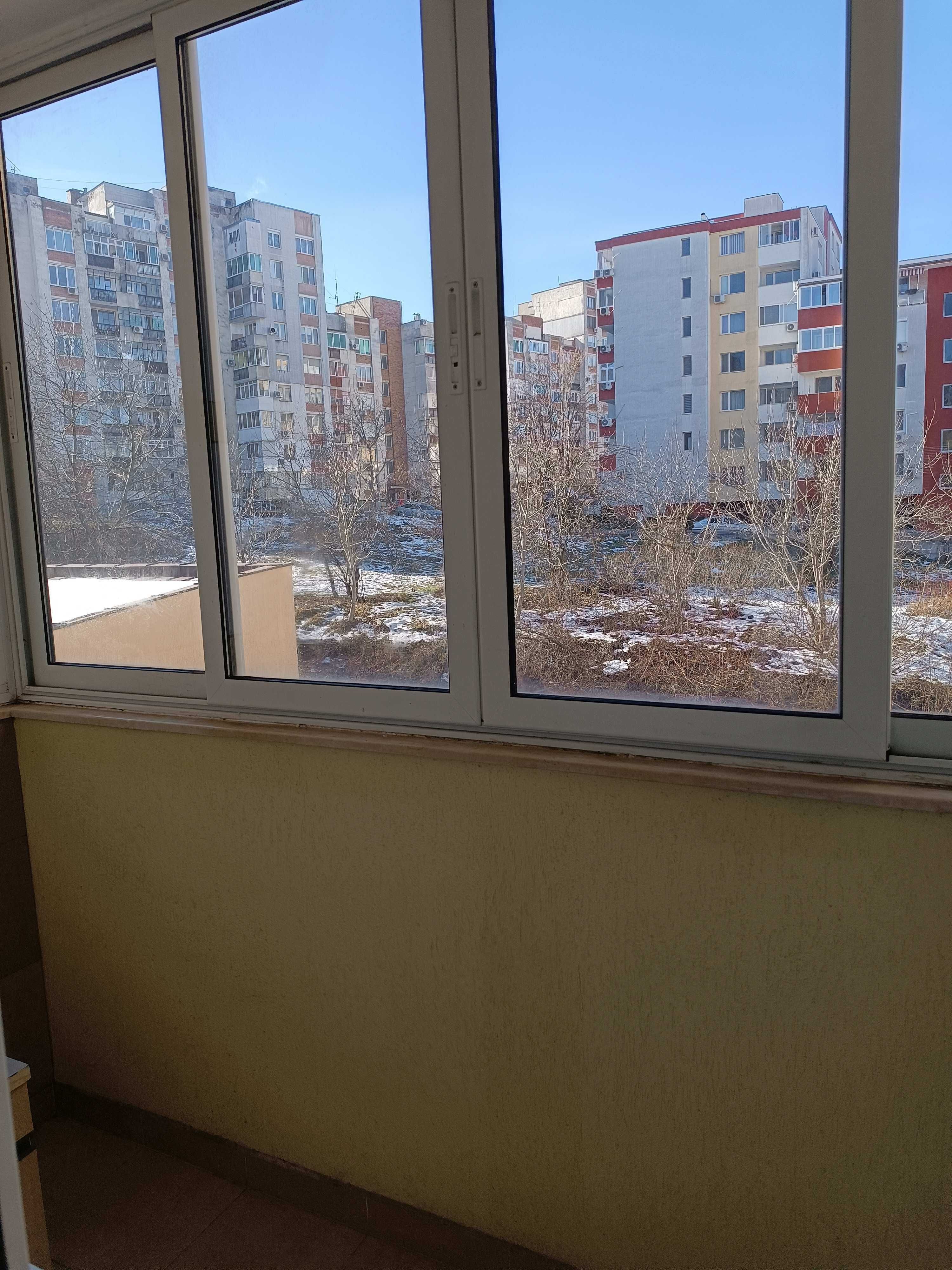 Двустаен до Лидъл