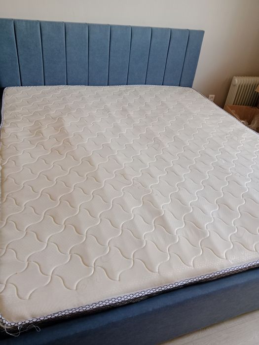 Продам матрас почти новый 180/200