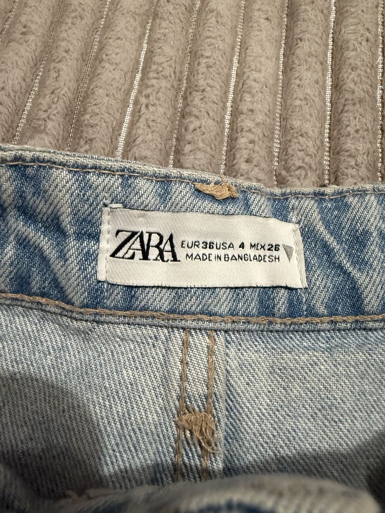 Къси дънкови панталони с камъчета от ZARA