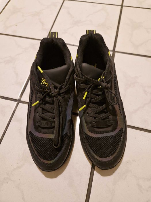 Дамски маратонки с холограмен ефект на английската марка KWD