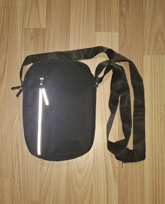 Borsetă spațioasă