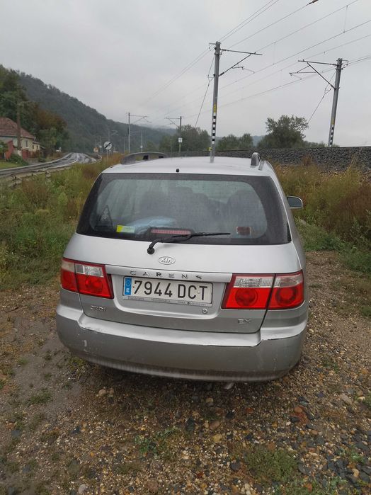 Vând kia carena stare foarte buna!