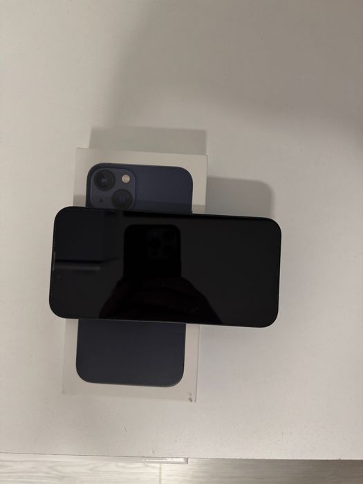 Vand Iphone 13 full box