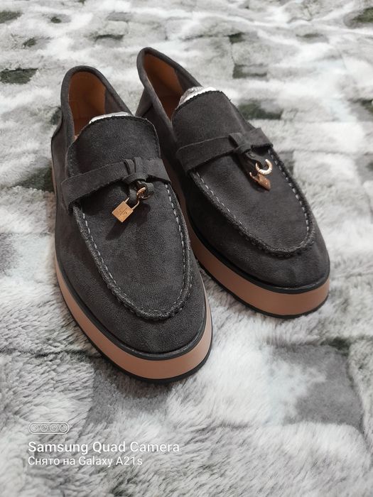 Продам лоферы новые