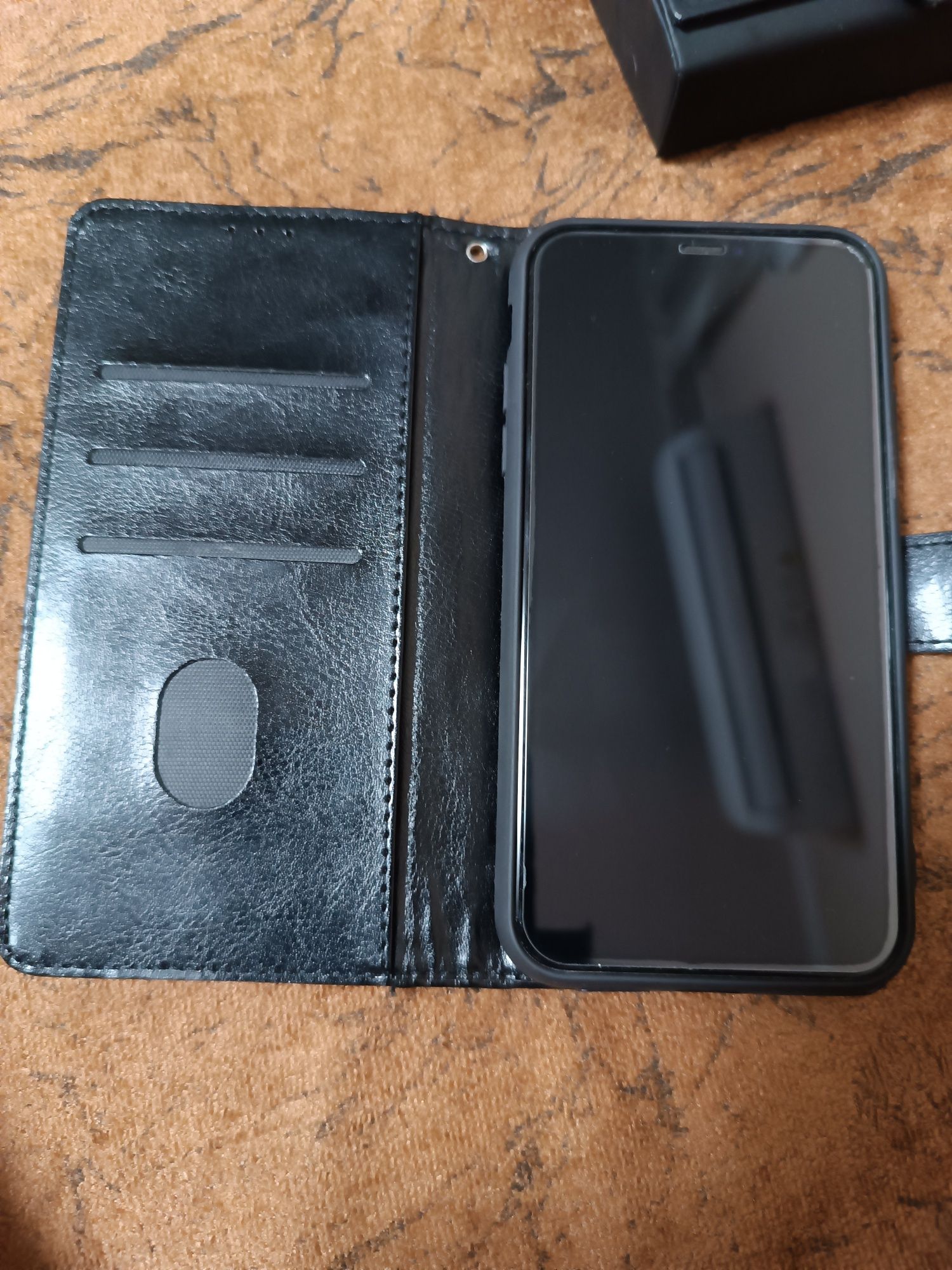 iPhone 11 64gb 76 процента батерия