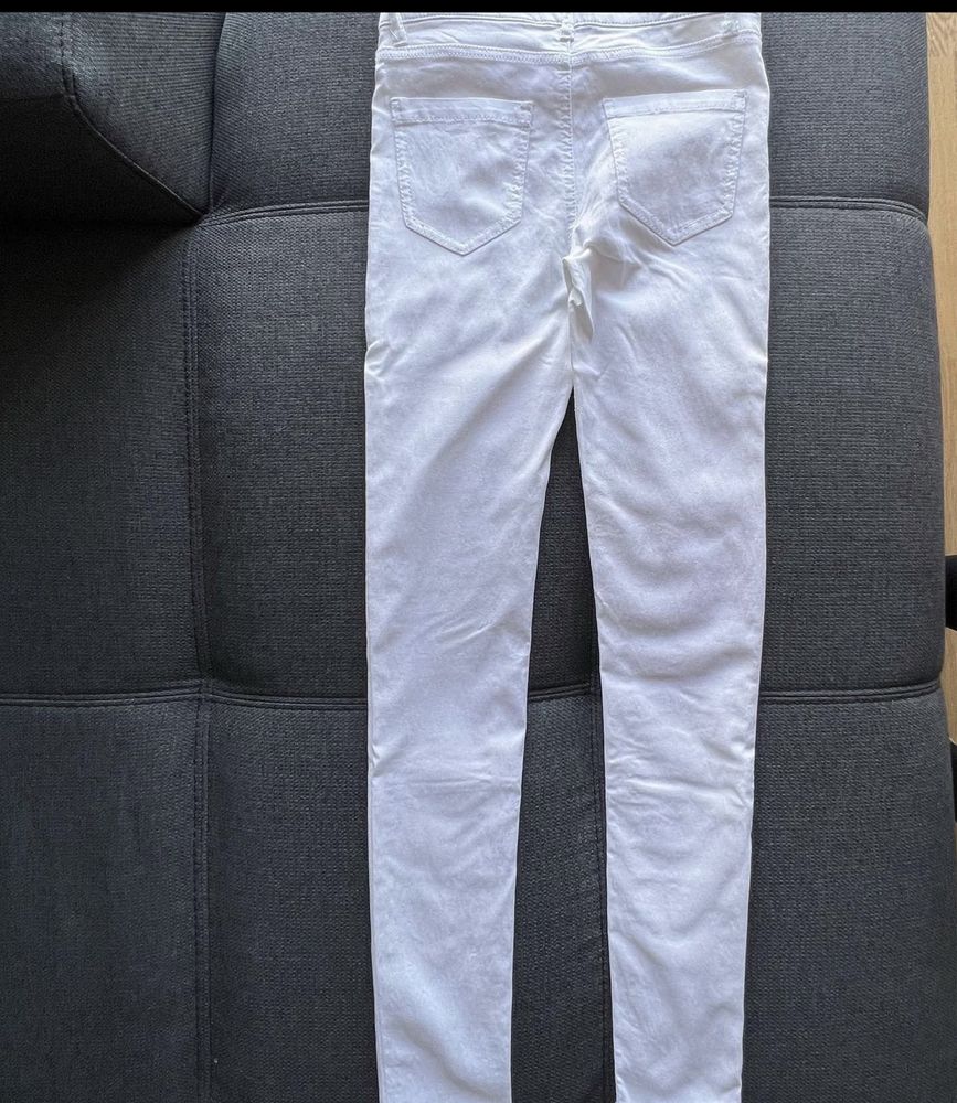 Pantaloni albi New Yorker