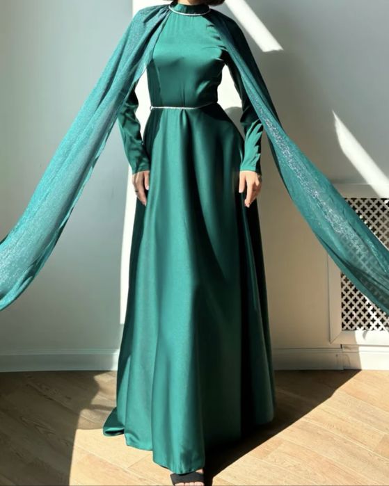 Продам Платье (размер XS-S) УСТУПЛЮ.