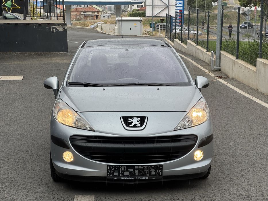 Peugeot 207 1.4 бензин клима панорама