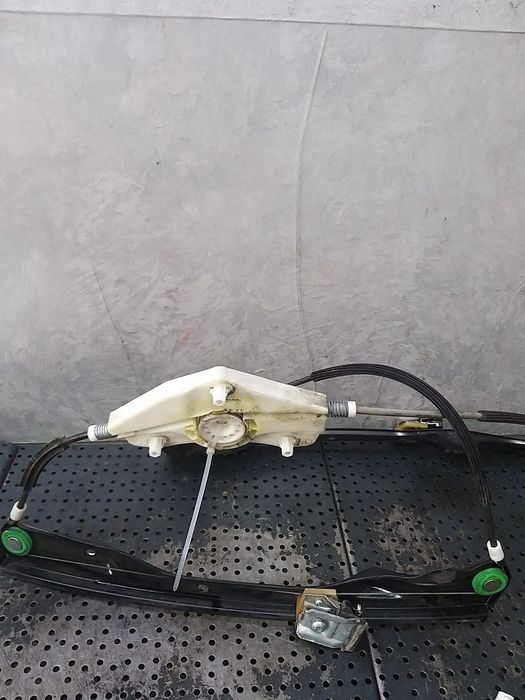 Macara geam electric dreapta fata vw passat b6 3c 980874101