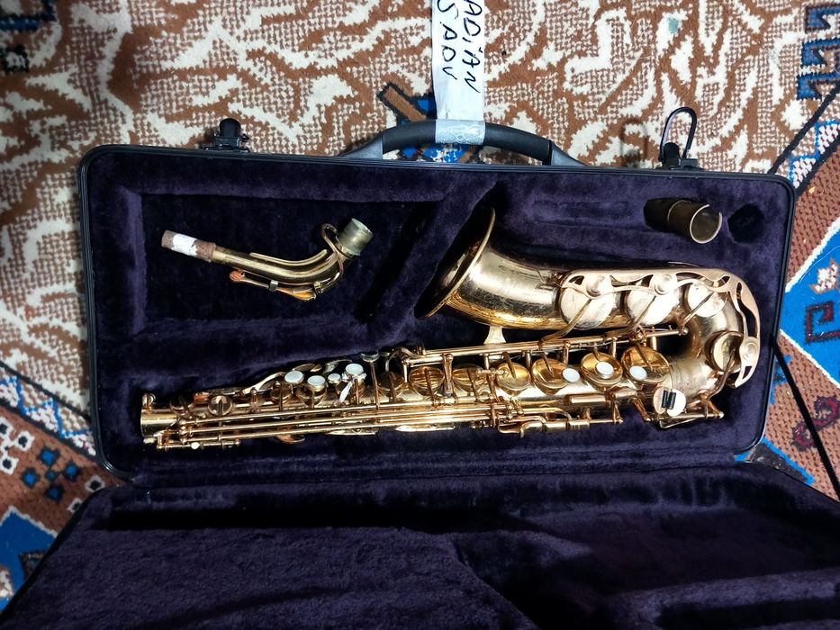 Saxofon yamaha 275