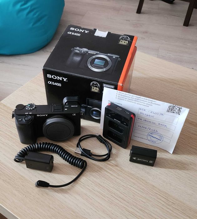 Продавам Sony a6400 (тяло) : в отлично състояние, почти неизползвана