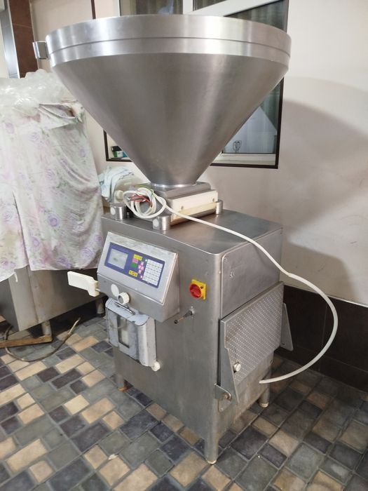 Колбасный шприц вакуумный роторный FREY KONTI 200