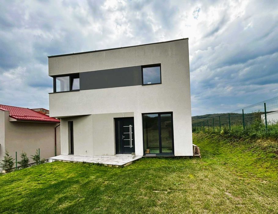 Proprietar vand Casa  in BACIU ( langa SUN GARDEN Resort)