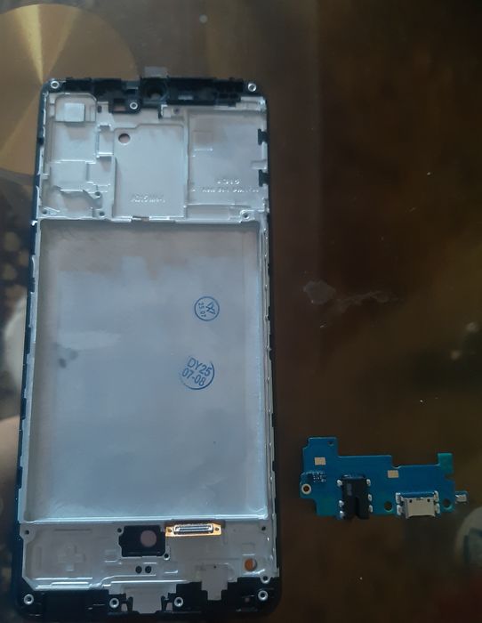 Новый дисплей в рамке на Samsung A 31 Samsung A31