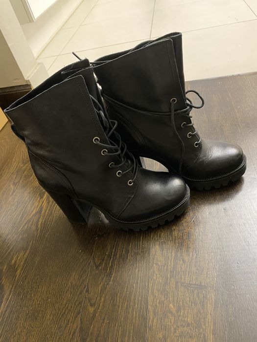 Bocanci din piele cu toc gros marimea 38
