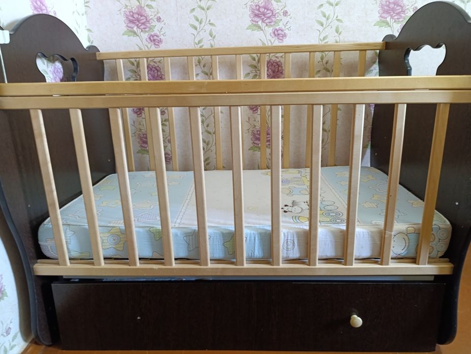 Детская кроватка