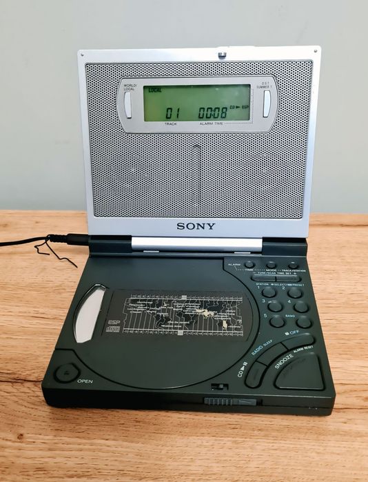 Sony icf-CD2000S, FM/MW/SW, CD плеер.