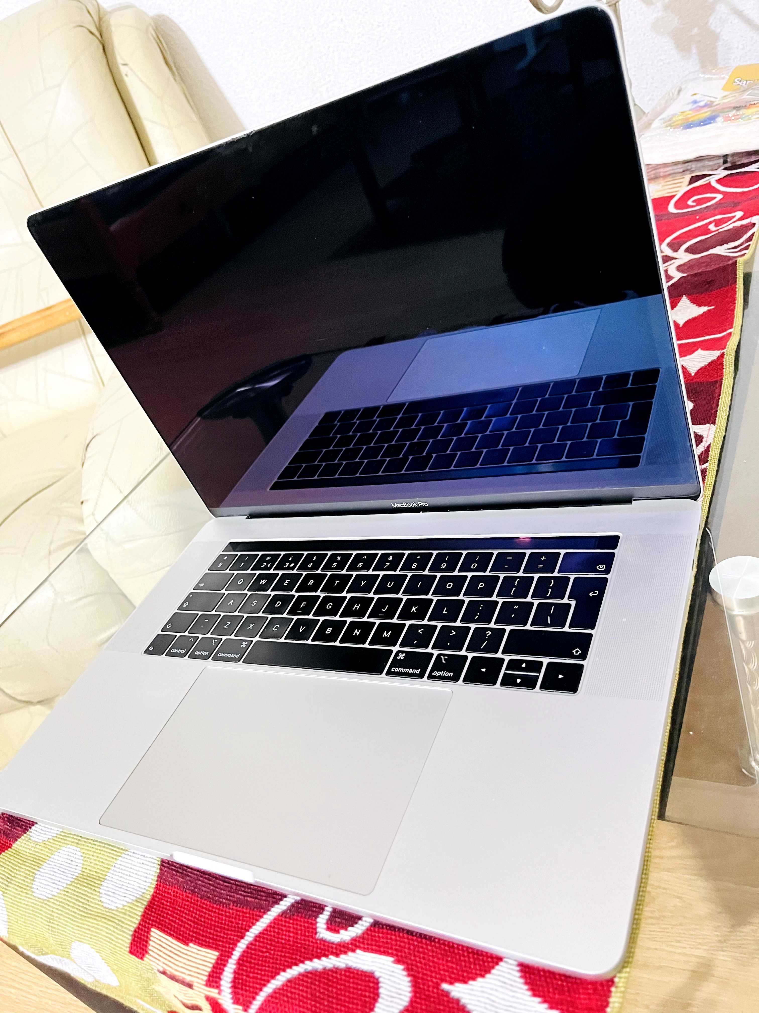 Apple MacBook PRO 15 A1990 mid 2018 i7 2.6Gz 16GB 500GB NVMe Touch Bar
