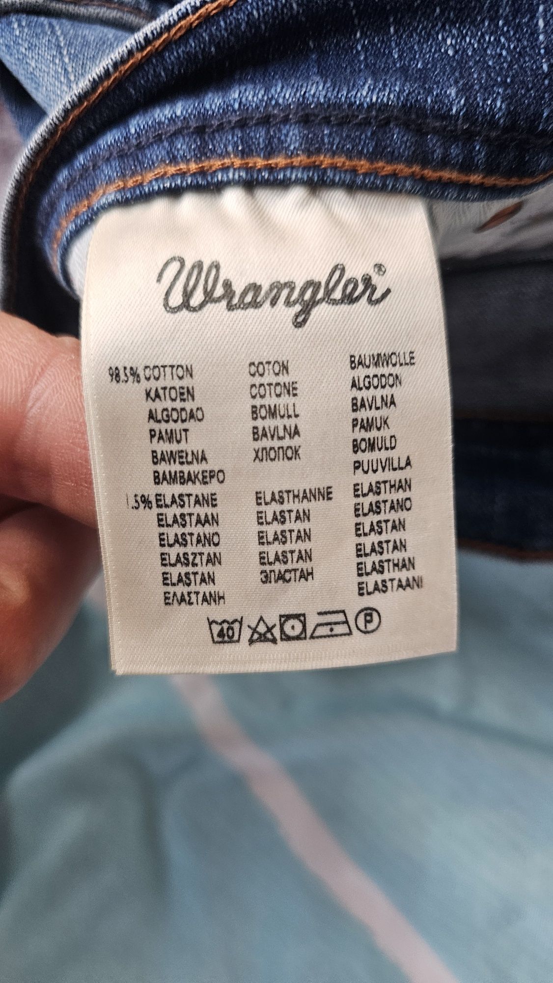 Blugi WRANGLER W32, eur 42, moderni, elastici