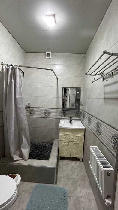 2 хоналик квартира  1 этаж янги дом, шарк 2,  корзинка 1, пед коллеж