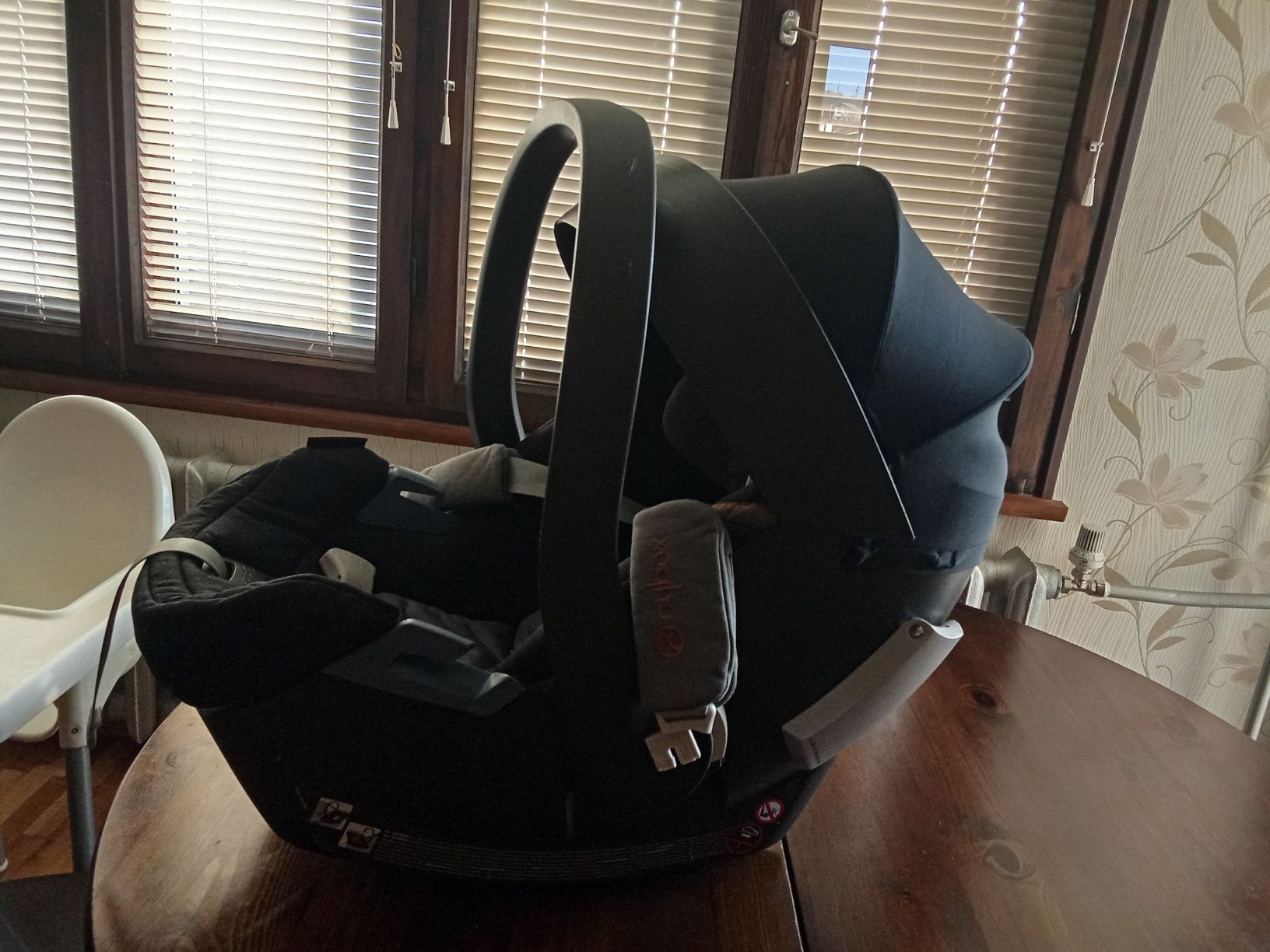 Столче cybex aton 5
