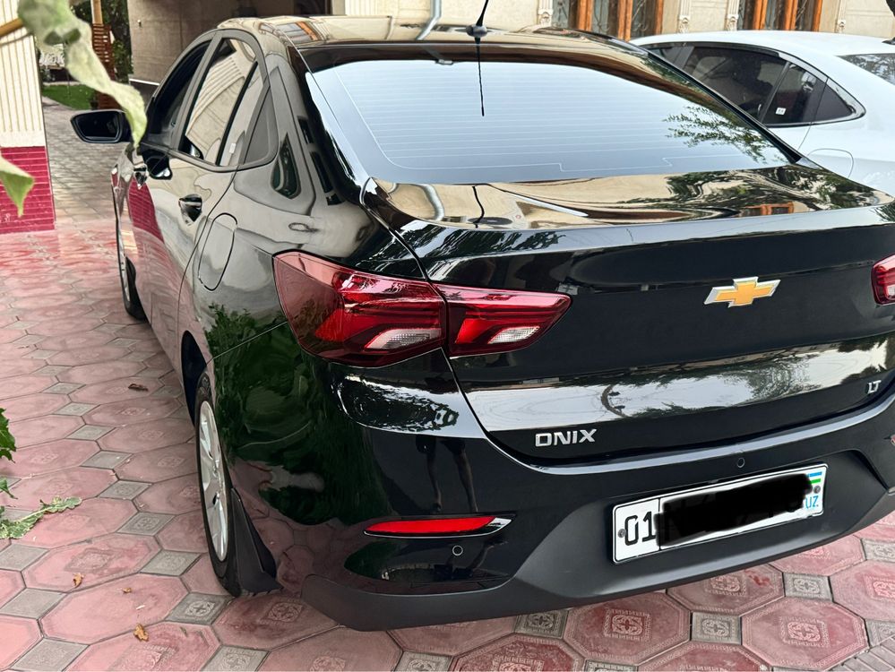 Onix 3lt сотилади