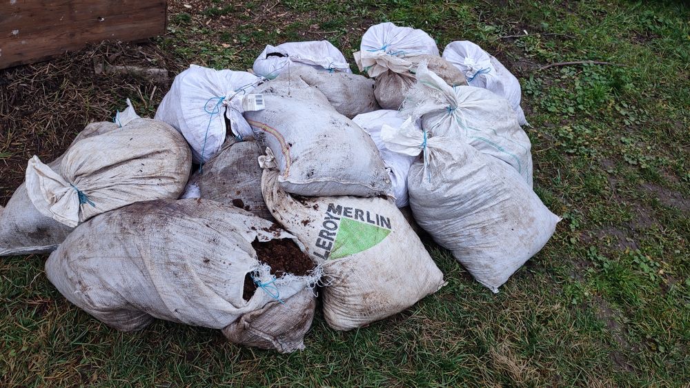 Vand balega de cal pentru fertilizare gradina