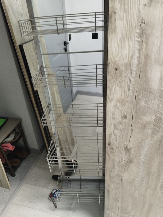 Продам встраиваемую  бутылочную систему в хорошем состоянии.