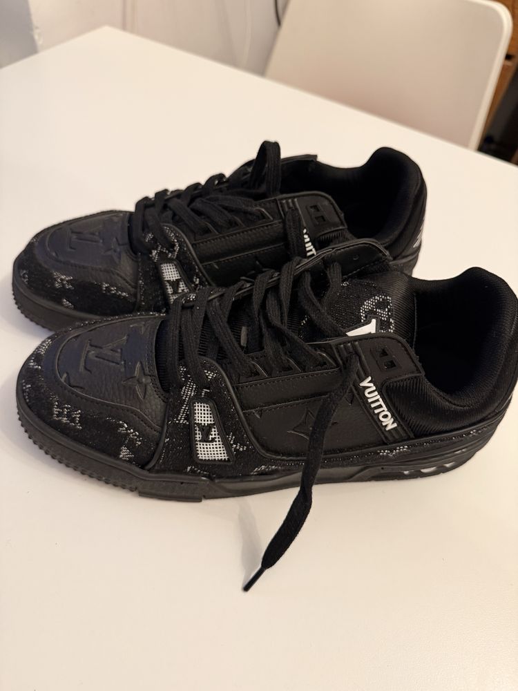 Louis Vuitton trainer sneaker full black NEGOCIABIL