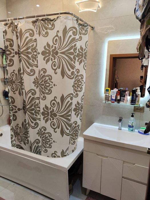 Продаётся 3-х комнатная квартира на Новомосковской