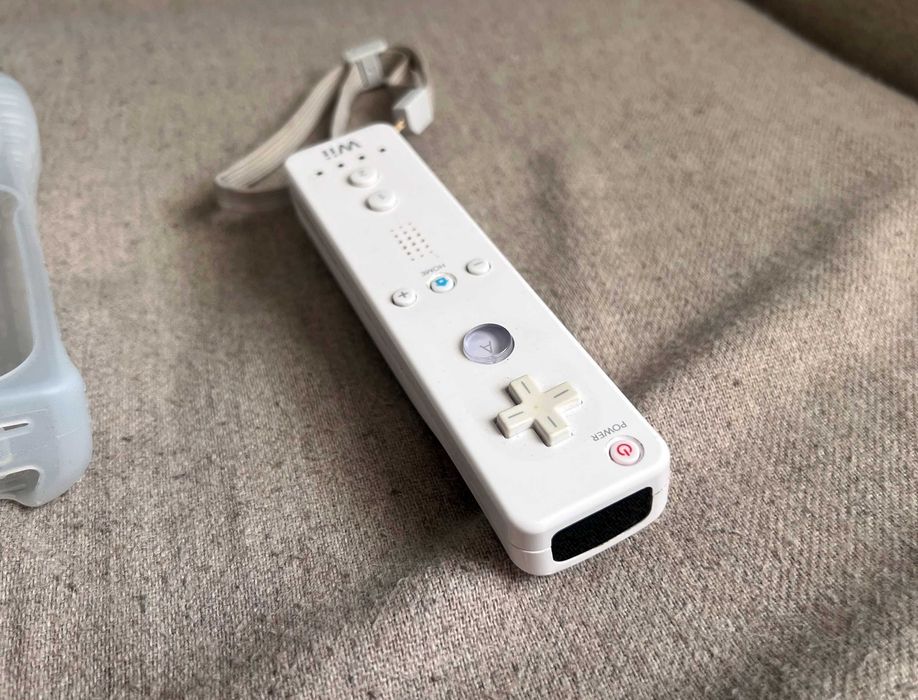 Controller Wii RVL-003 alb cu husa silicon stare foarte buna