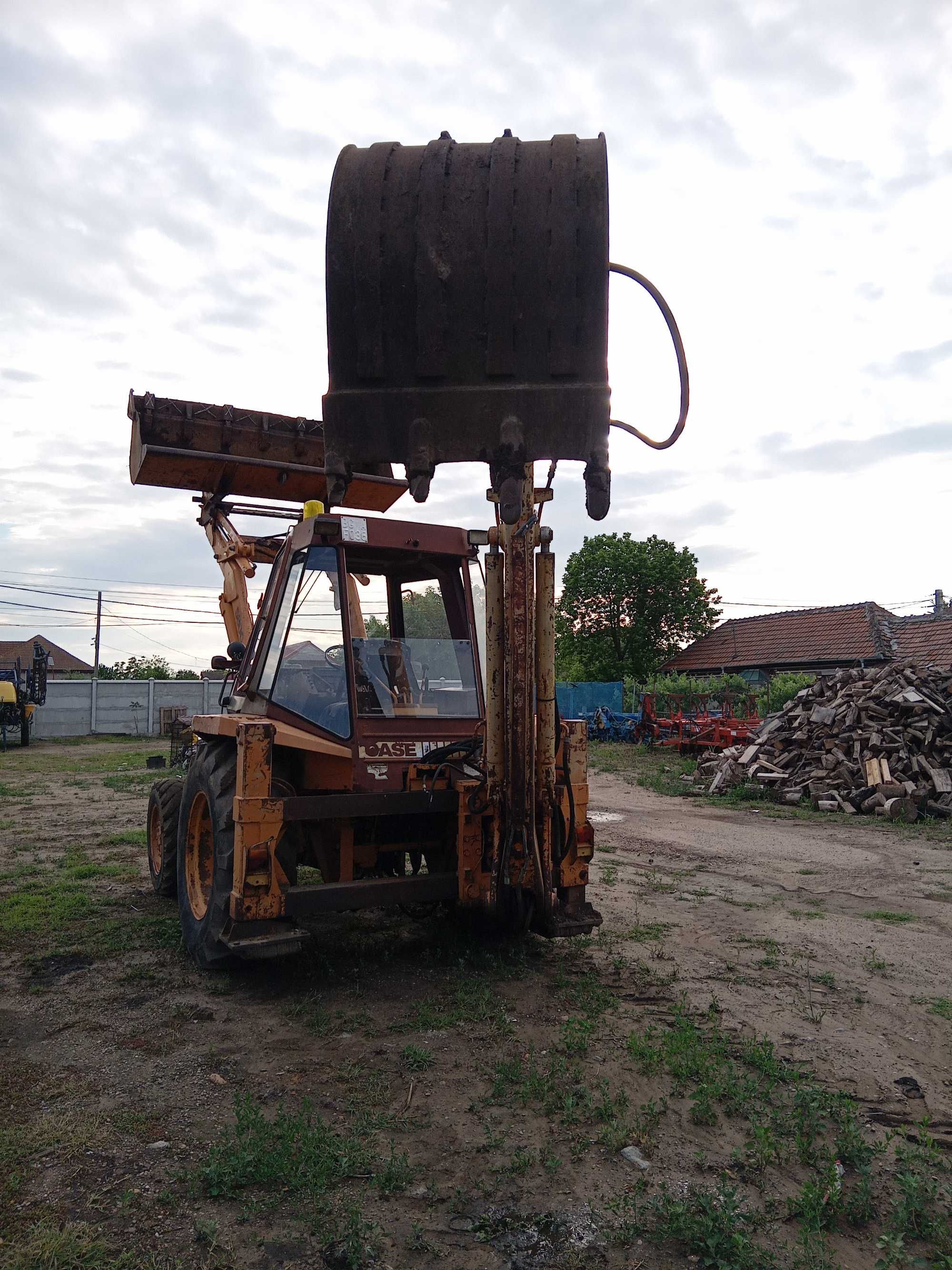 buldoexcavator case  580 g   4x4