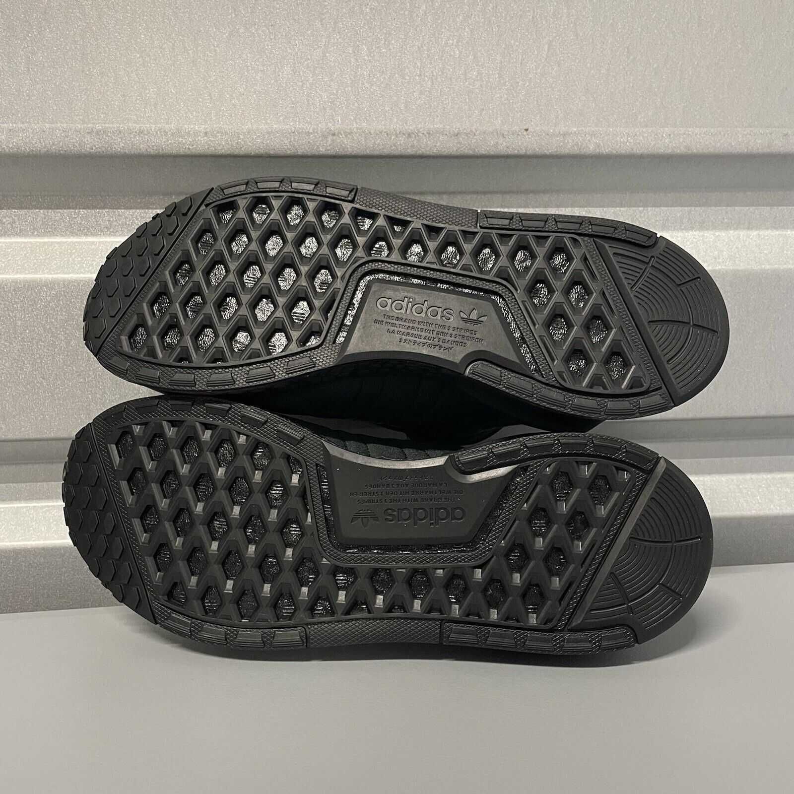 Оригинални маратонки * ADIDAS NMD V3  * EU42, 43 1/3 ,46 2/3