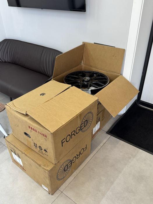 Amg Orginal Forget kovinniy R20 razna shiroki