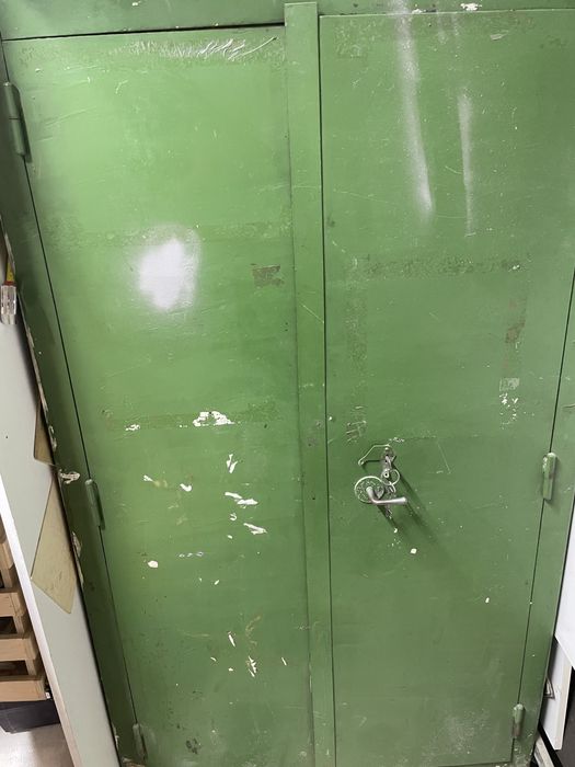 Сейф металический