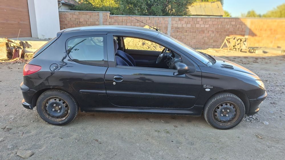 De vânzare Peugeot 206 – Mașină economică și fiabilă!