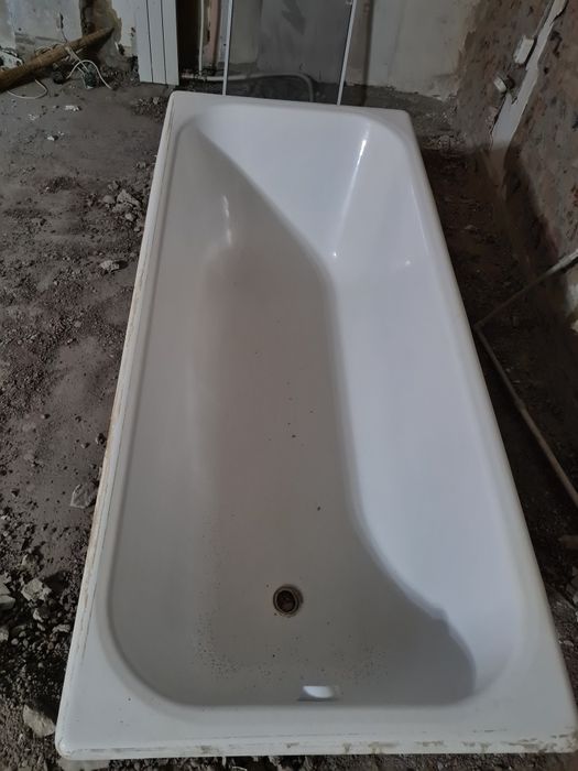 Продаётся ванна чугунная