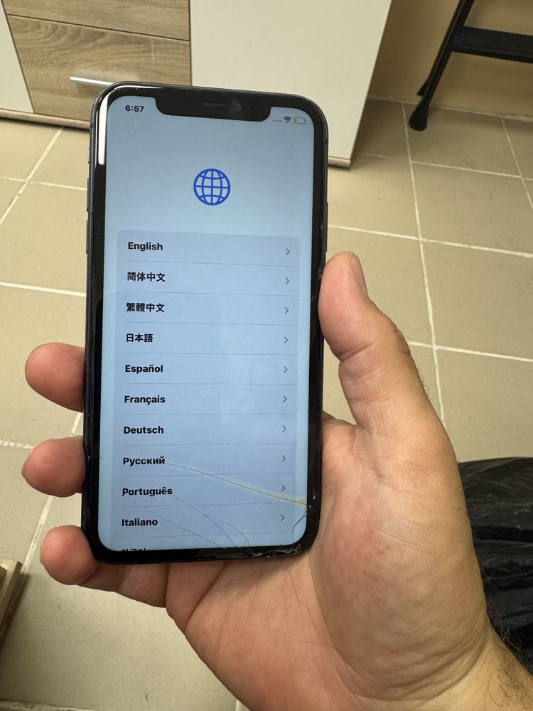 iPhone 11 64gb - заключен с iCloud, за части